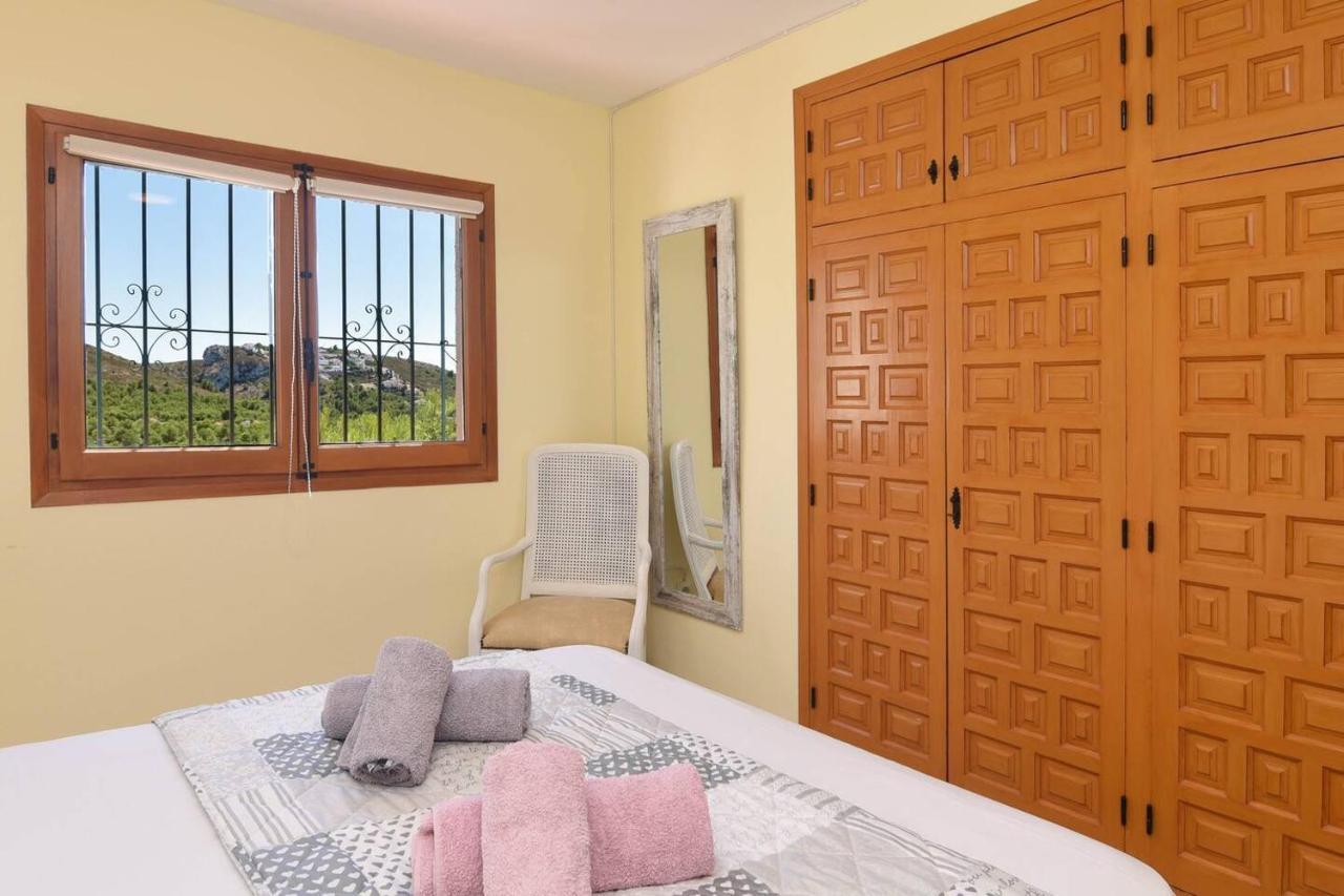 Stunning Mountain View Bungalow in Moraira Teulada Exterior foto